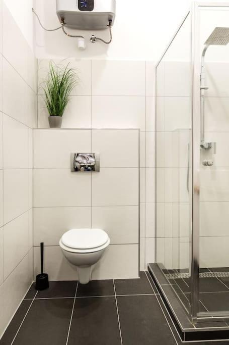 Designer Dream Home In The Ruin Bar District W A/C Budapest Esterno foto