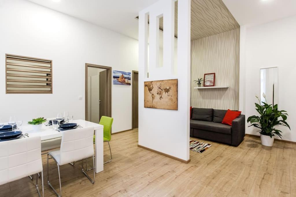 Designer Dream Home In The Ruin Bar District W A/C Budapest Esterno foto