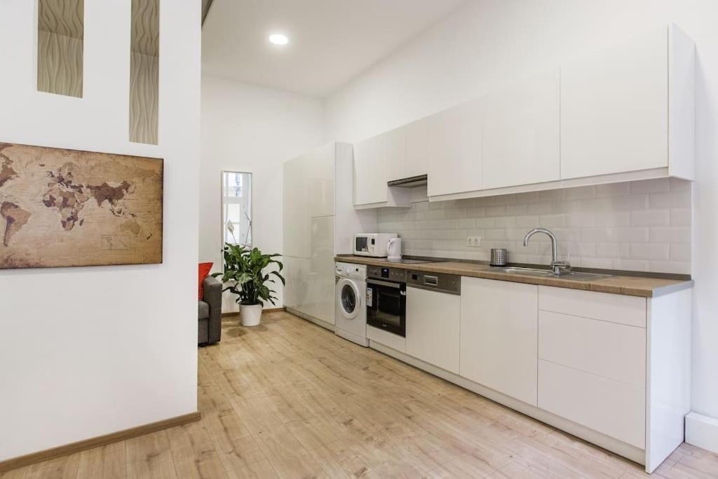 Designer Dream Home In The Ruin Bar District W A/C Budapest Esterno foto